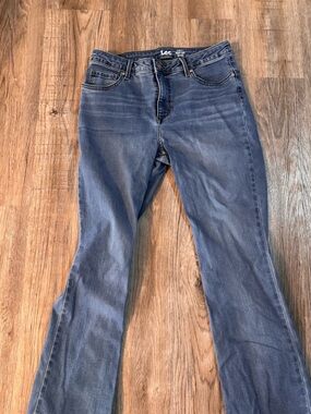 Lee Shape Illusions Slim Fit Bootcut Mid Rise Blue Jeans - Size 12M